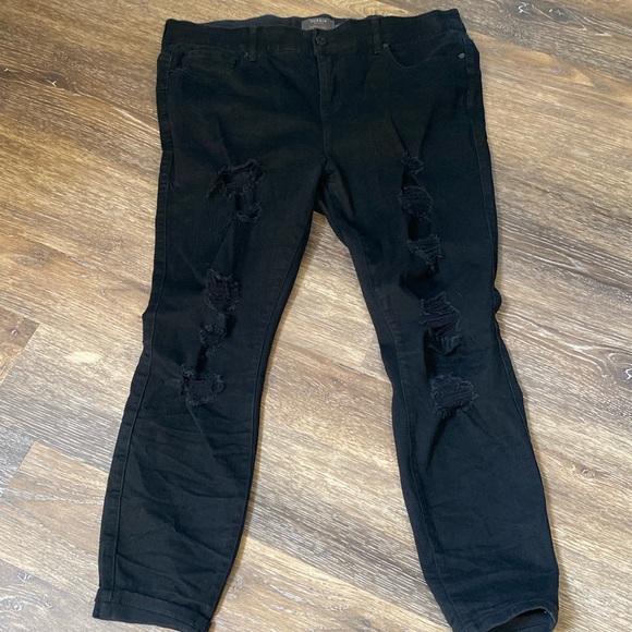 torrid Denim - Torrid women’s black jeans distressed stretchy size 18s